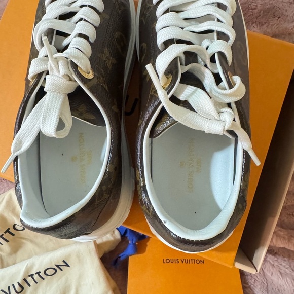 Louis Vuitton Time Out Sneakers - Picture 5 of 8